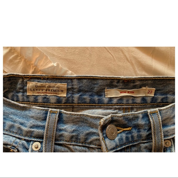 LEVI Wedgie Fit Straight Jean - Picture 4 of 8